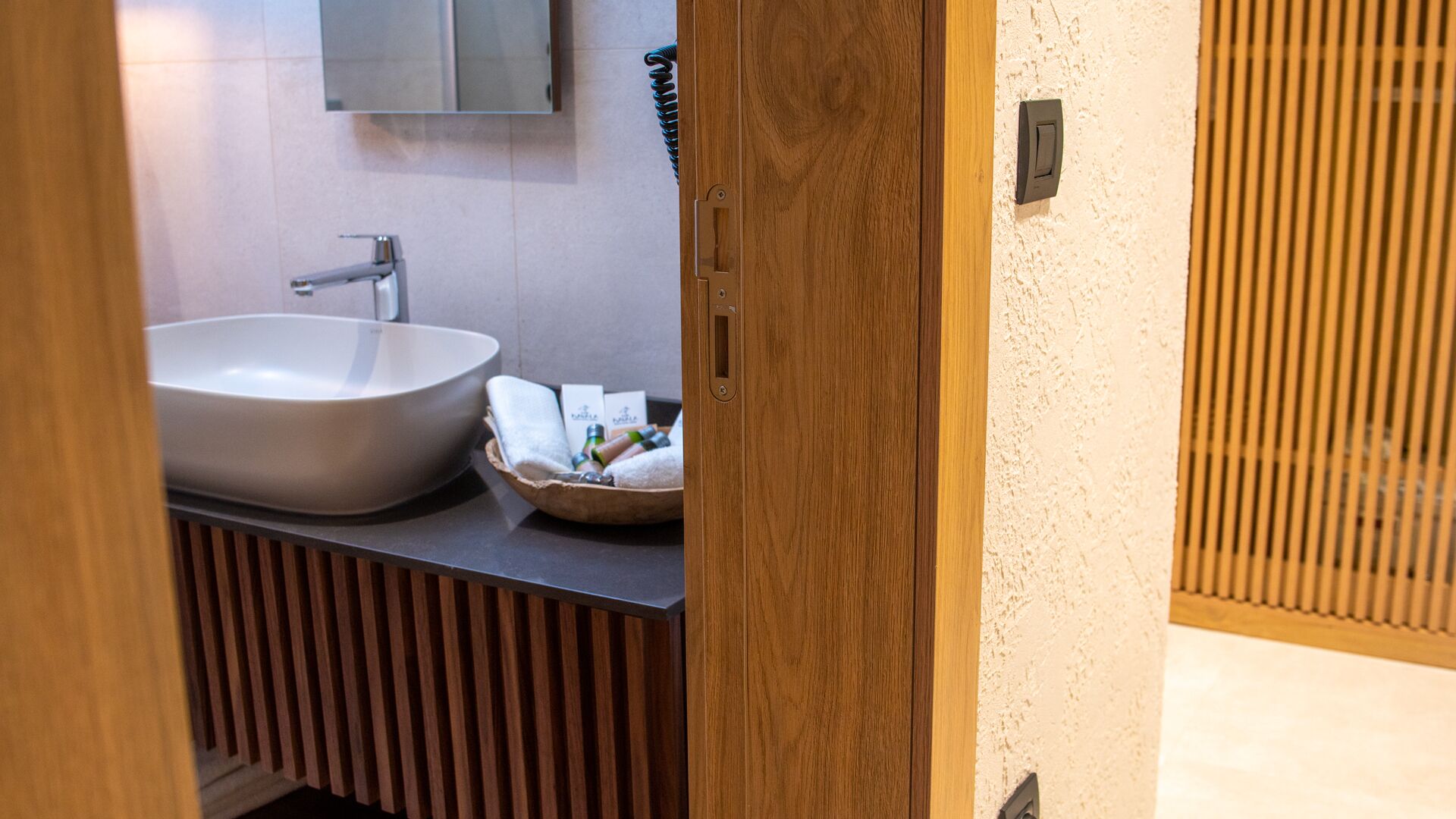 ana bina standart oda | bathroom | shower, rainfall showerhead, free toiletries, hair dryer