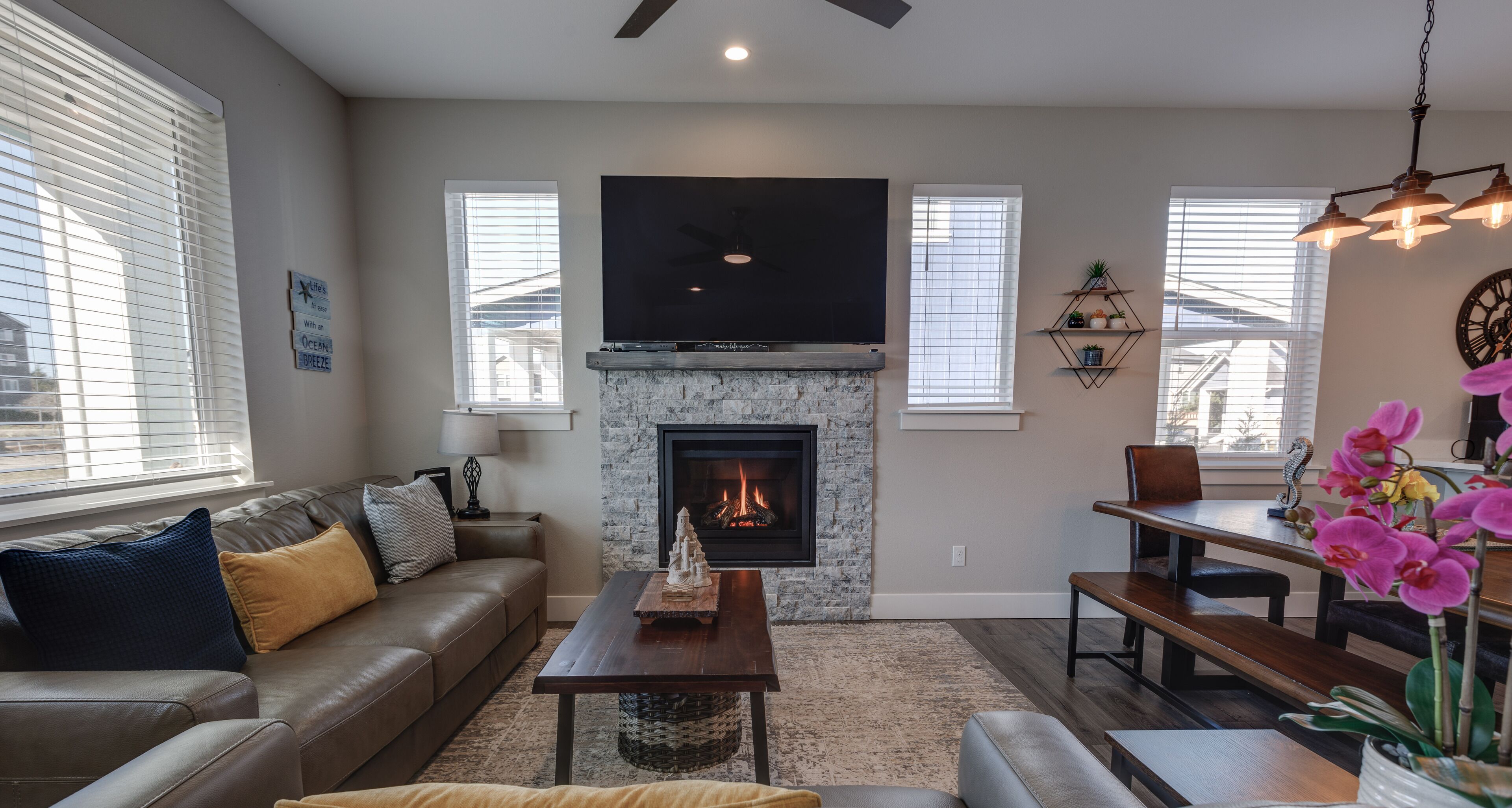 Clamalot - Oyhut Bay Seaside Village