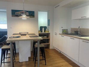 Dining - New: waterfront apartment.... L'Auguste welcomes you! (Royan)