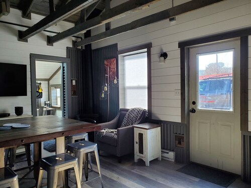 Pikes Peak Views: One Block to Downtown