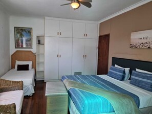Basic Double Room - DRIFT SANDS (Gqeberha (Port Elizabeth))