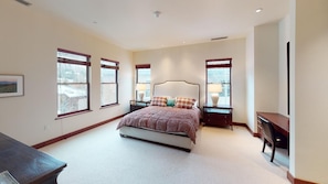 4 bedrooms, internet, bed sheets