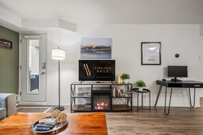 Interior - Sage Cove | Outdoor Pool & Hot Tub | Walkout Patio (Invermere)