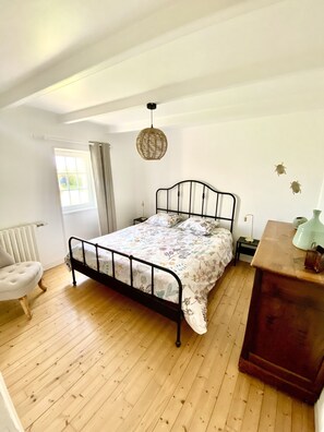 5 makuuhuonetta, silitysrauta/-lauta, vauvansängyt, ilmainen Wi-Fi