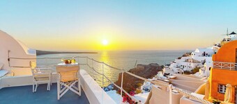 TRADITIONAL CAVE in the heart of old OIA