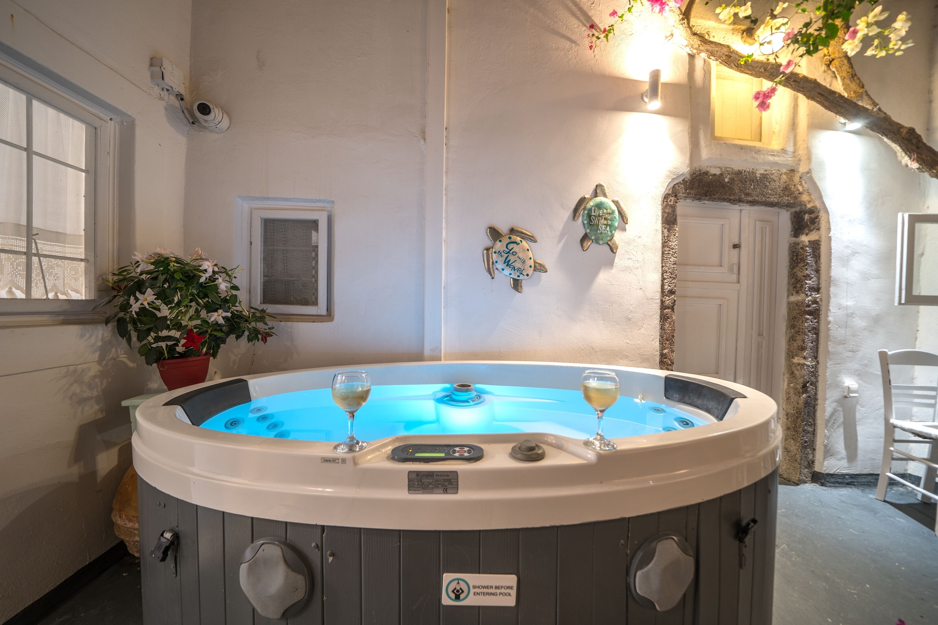 SUNSET CAVE in the heart of OIA,  sunset view from rooftop