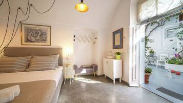 1 bedroom, desk, iron/ironing board, free WiFi