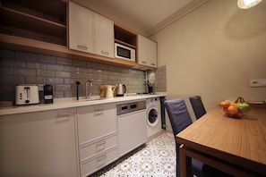 Fridge, microwave, stovetop, dishwasher - NEW Modern Flat- by Taksim Square (Sisli)
