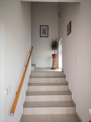 Appartement Romantique, 1 chambre, balcon, vue jardin | Décoration personnalisée, ameublement personnalisé, rideaux occultants