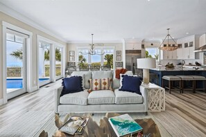 Smart TV - 8 Terra Bella Trace, Oceanfront, Roof Top Deck, Pool, Free Golf (Hilton Head Island)