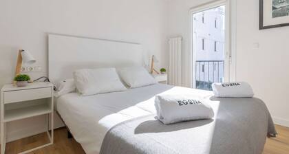 Martinenea Downtown with terrace by Egona