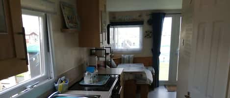 Chalet | Eigene Küche | Kühlschrank, Mikrowelle, Ofen, Herdplatte