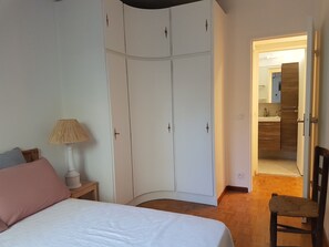1 Schlafzimmer, Schreibtisch, Bügeleisen/Bügelbrett, kostenloses WLAN