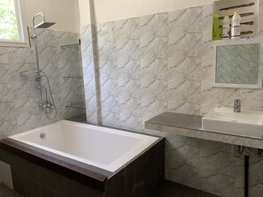 وحدات دش مع أحواض استحمام