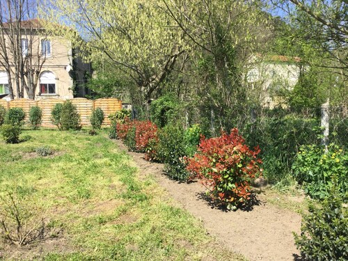 MAISON 6 personnes + 2 enfants 
Au pieds des Cévennes
 Jardin de 2500 m² clôturé