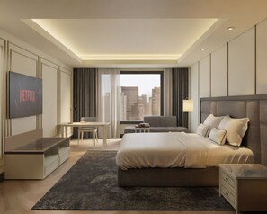 Minibar, desk, laptop workspace, iron/ironing board - Mangkuluhur ARTOTEL SUITES (Jakarta)