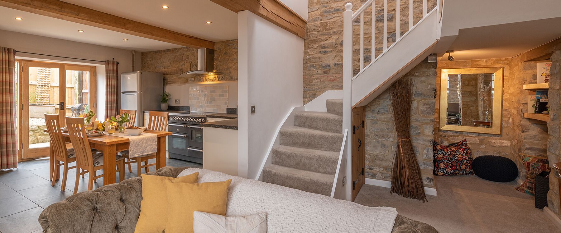 Luxury country cottage with hot tub, 5 star 