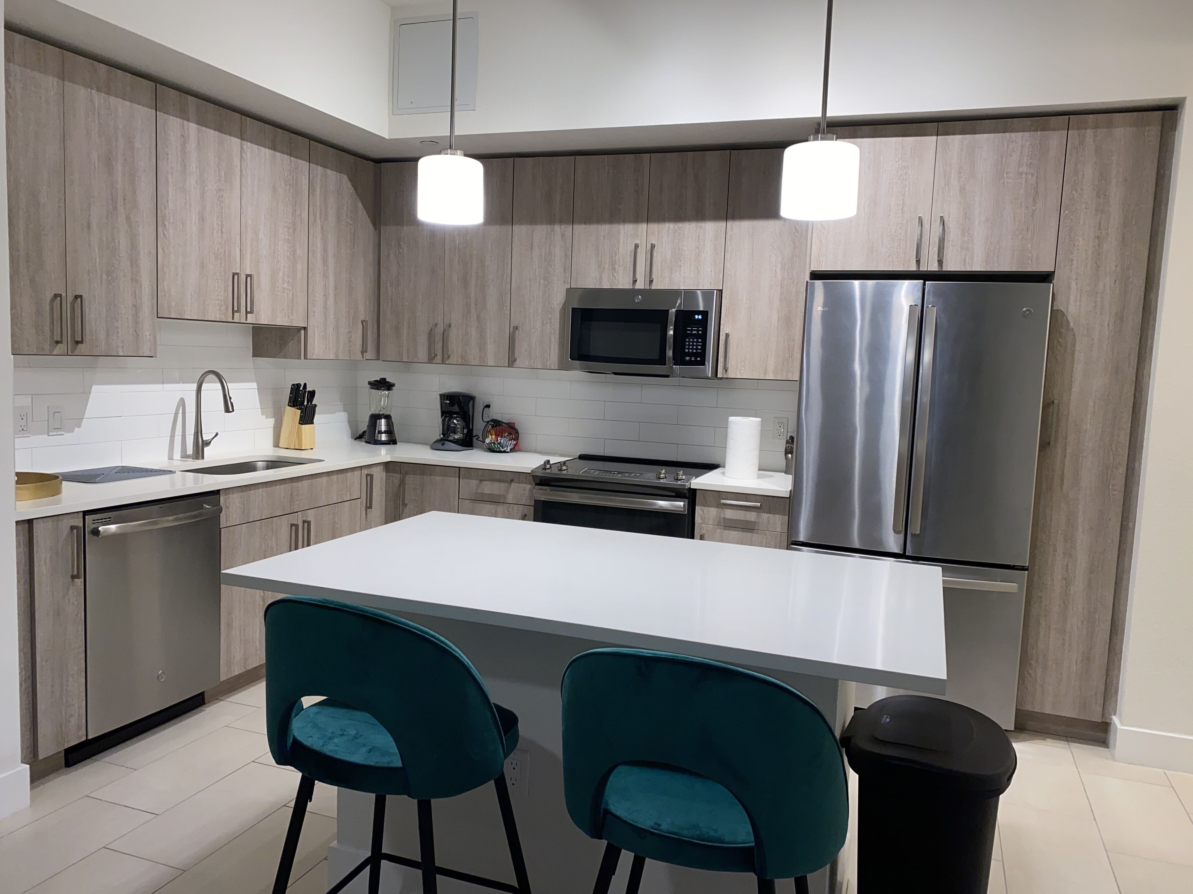 Big 2 bedrooms 2 baths Apartment by the water 🌊 🏝 ☀️ 