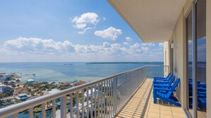 Property grounds - Penthouse Views! 4 bedroom Condo - Emerald Dolphin 1750 (Pensacola Beach)