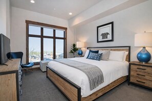 2 slaapkamers, een strijkplank/strijkijzer, gratis wifi, beddengoed