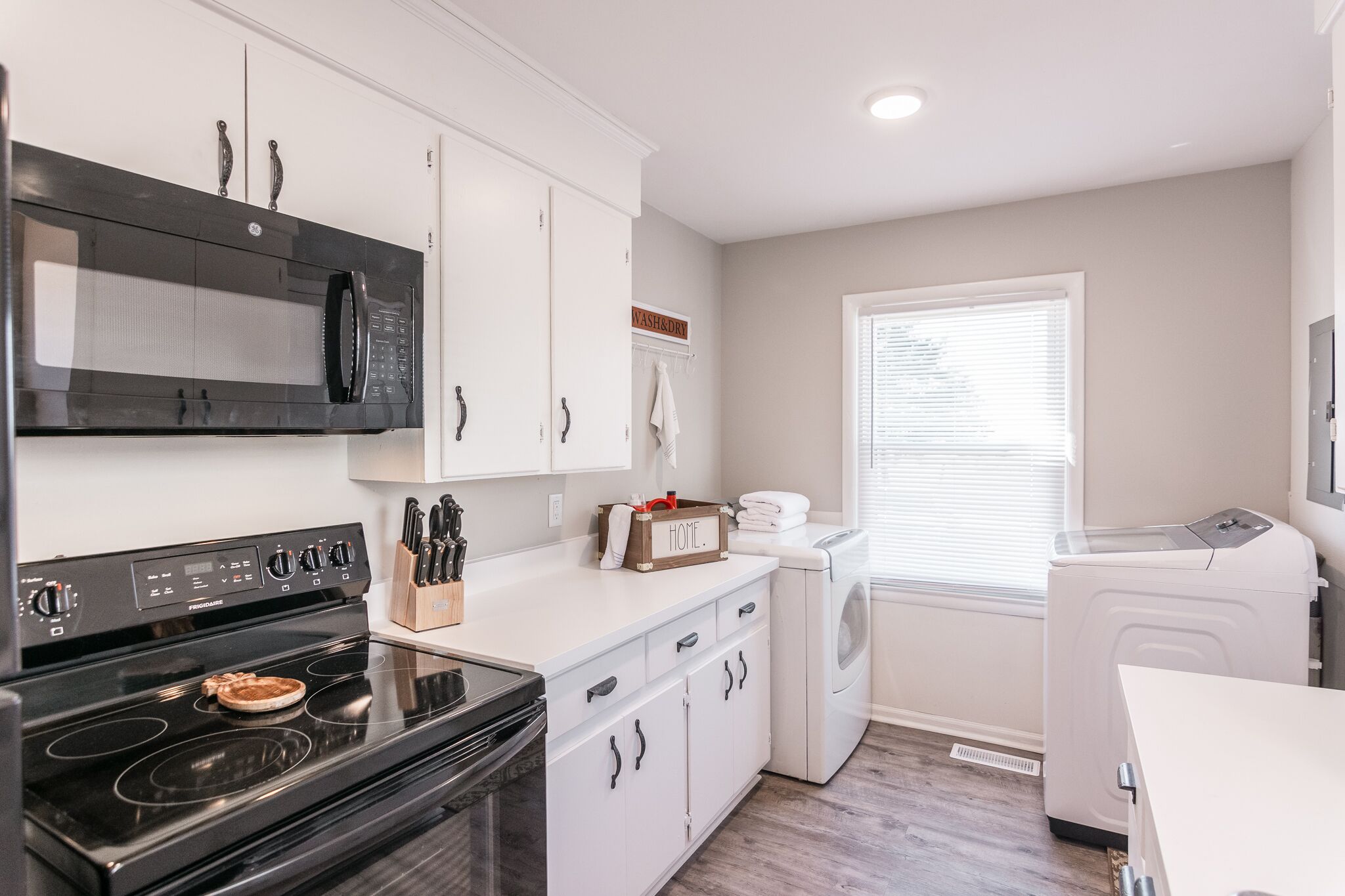 Frigorífic, microones, forn i placa de cuina 