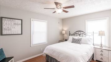 2 bedrooms, desk, iron/ironing board, travel crib