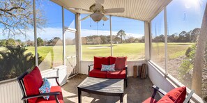 Screened in patio facing TWO putting greens of The Links Golf Club. - House on the Golf Course with 6-Seater Golf Cart - 1 mi to Beach/Shopping/Food (Miramar Beach)