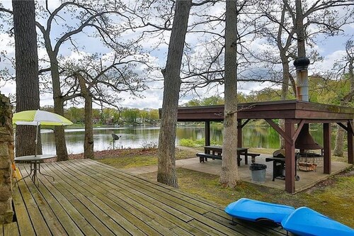 Private Island Retreat on Portage Lakes