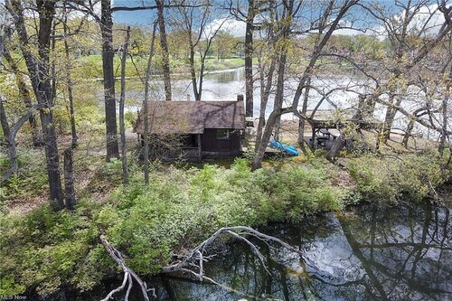 Private Island Retreat on Portage Lakes