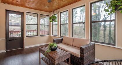 Huge Yard /Pool Table/ Double Decks 5beds/3Ba