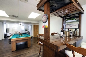 Game room - Huge Yard /Pool Table/ Double Decks 5beds/3Ba (Lawrenceville)