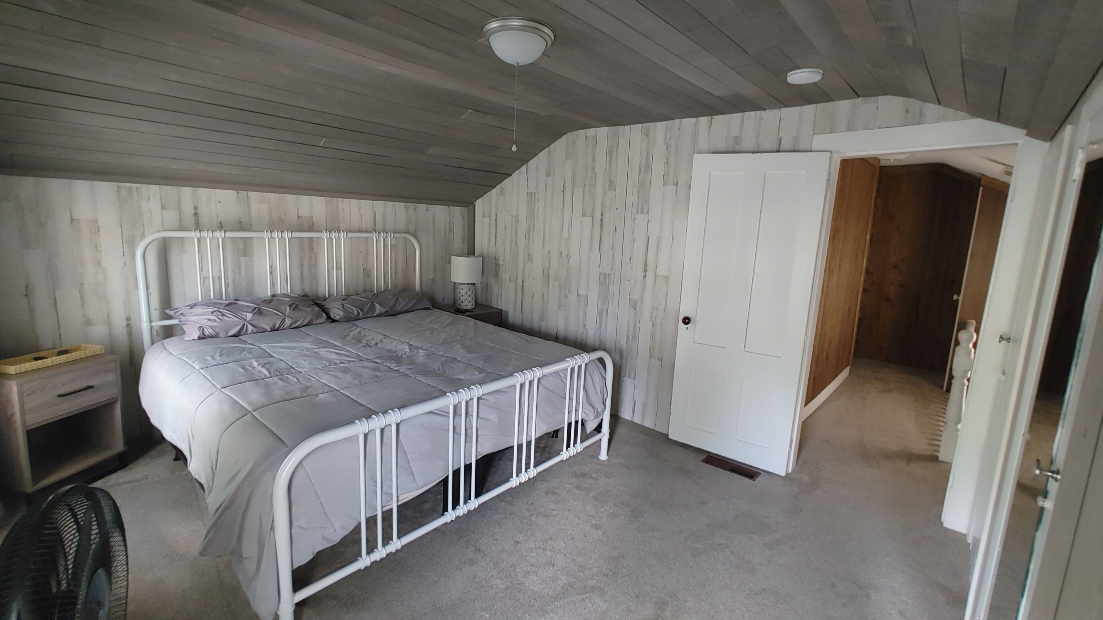 4 habitaciones, escritorio, tabla de planchar con plancha y wifi gratis 