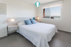 2 slaapkamers, een strijkplank/strijkijzer, gratis wifi, beddengoed