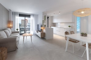 TV, Netflix, streaming services - Amazing holidays in this  New condo mediterranean style. Wifi - only families (Playa de Gandía)