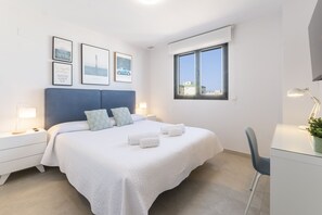 3 bedrooms, iron/ironing board, free WiFi, bed sheets