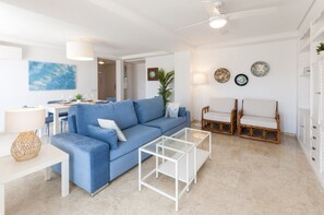 TV - PRECIOSO APARTAMENTO SITUADO EN PRIMERA LÍNEA DE PLAYA (Playa de Gandía)