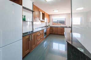 Fridge, microwave, oven, dishwasher - Apartment for a Premium holidays face to the Sea (Playa de Gandía)