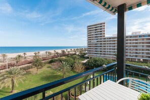 Property grounds - Condo in front of the Beach, Airco and lovely sunny terrace.  (Playa de Gandía)