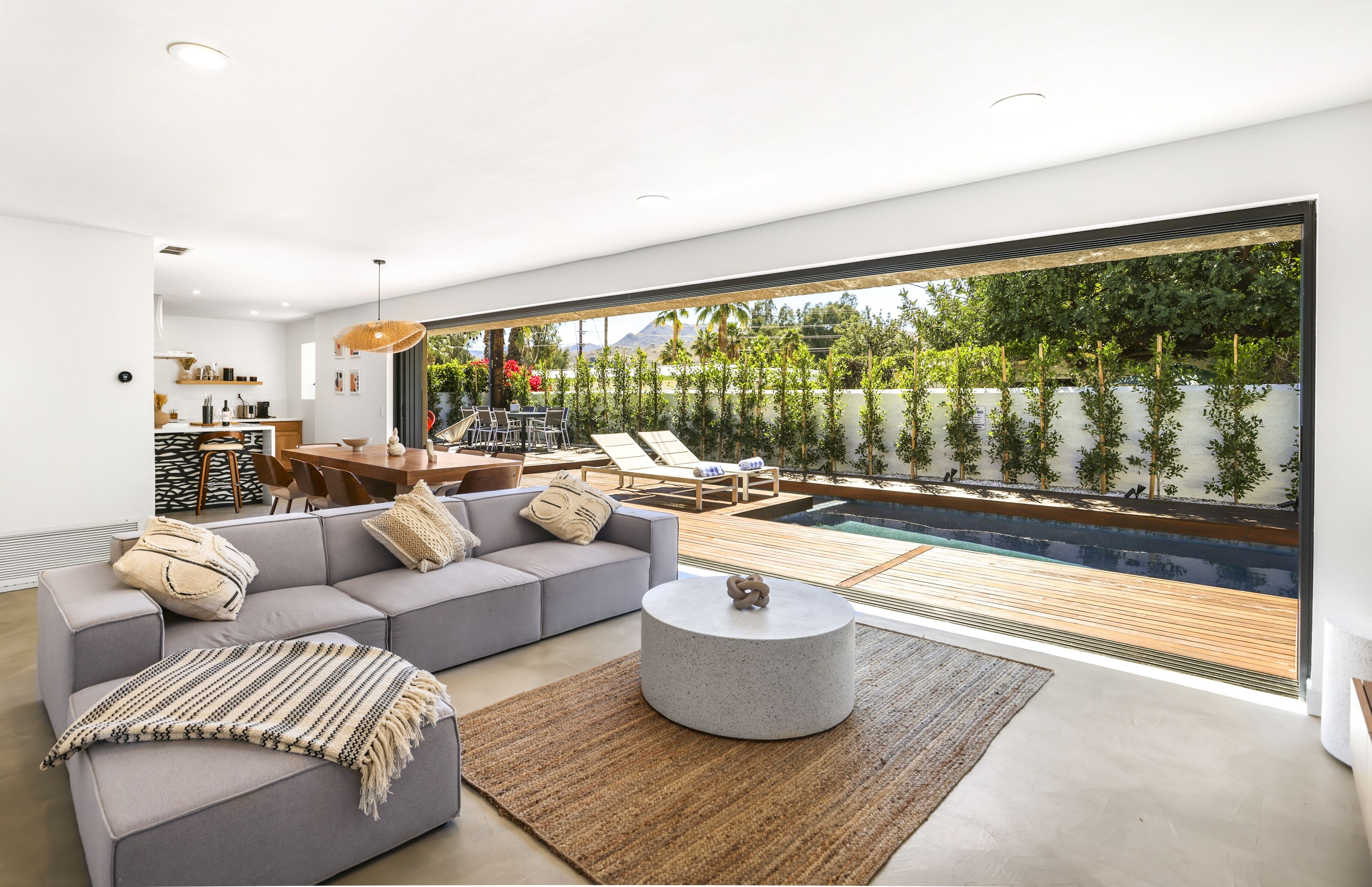 Smart TV, fireplace, streaming services, stereo