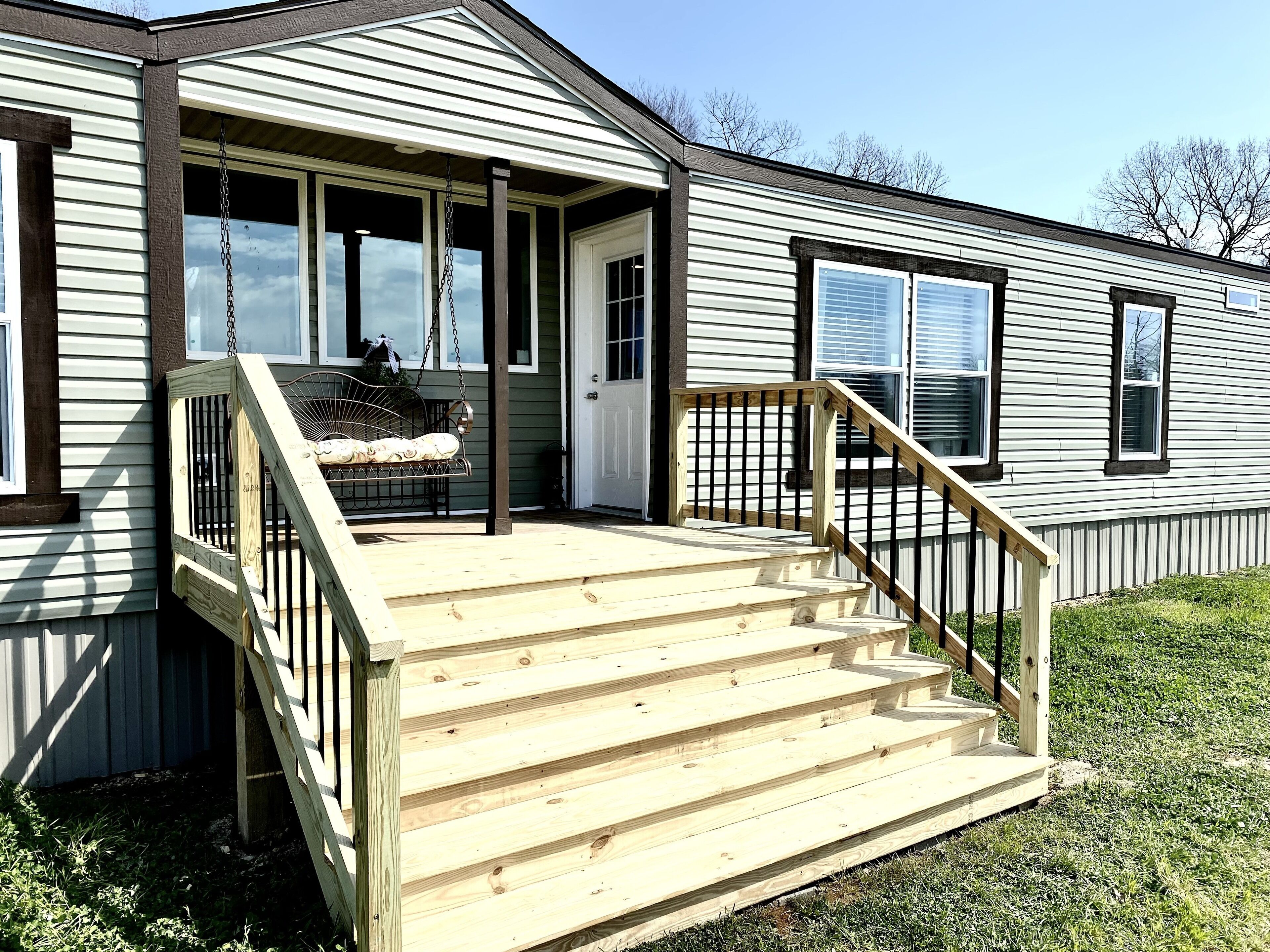 Hot Tub_Fishing_Center Hill Lake_Farm 