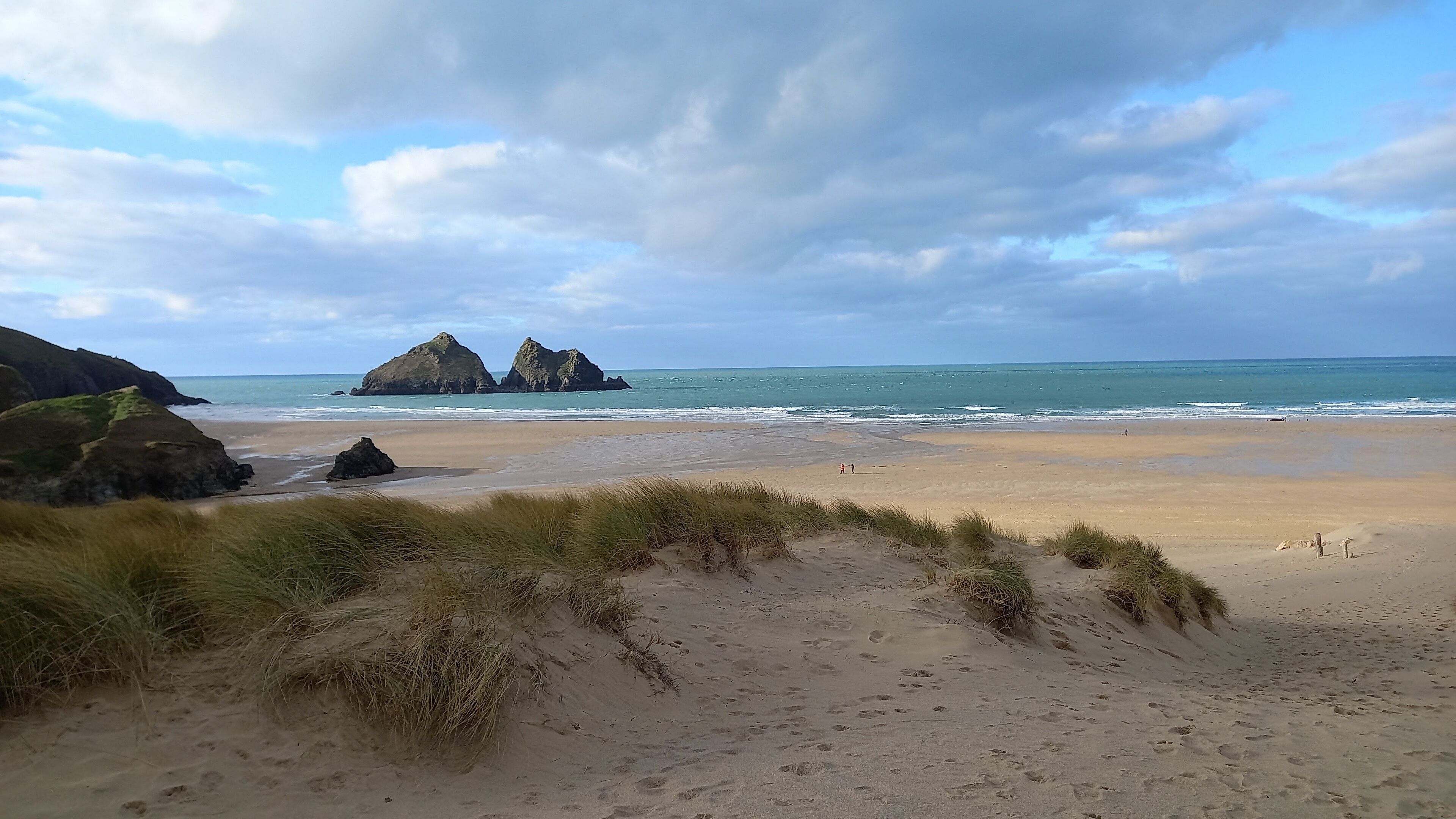 Beach nearby, sun loungers