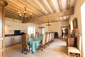 تناول الطعام