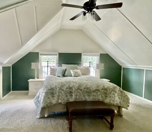 3 bedrooms, desk, iron/ironing board, free WiFi