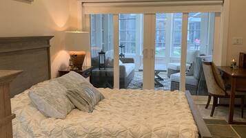 5 bedrooms, desk, iron/ironing board, WiFi