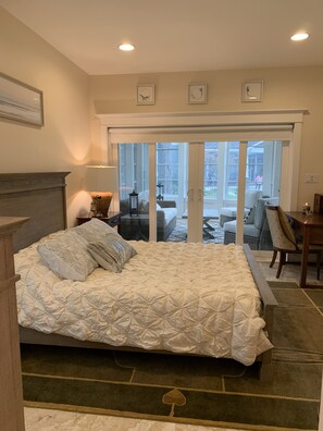 5 bedrooms, desk, iron/ironing board, WiFi