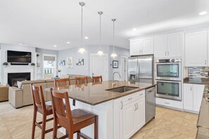 Fridge, microwave, oven, stovetop - 5 Bed on Cul-de-sac Downtown. Playground, Kayak Launch, Bike trails 1/2 block aw (Rehoboth Beach)