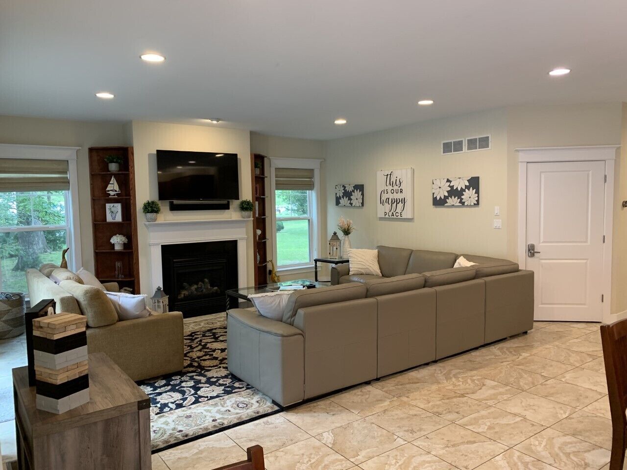 5 Bed on Cul-de-sac Downtown. Playground, Kayak Launch, Bike trails 1/2 block aw