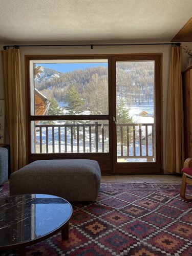 Spacious, comfortable apartment at the foot of the slopes