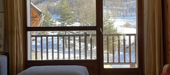 Spacious, comfortable apartment at the foot of the slopes