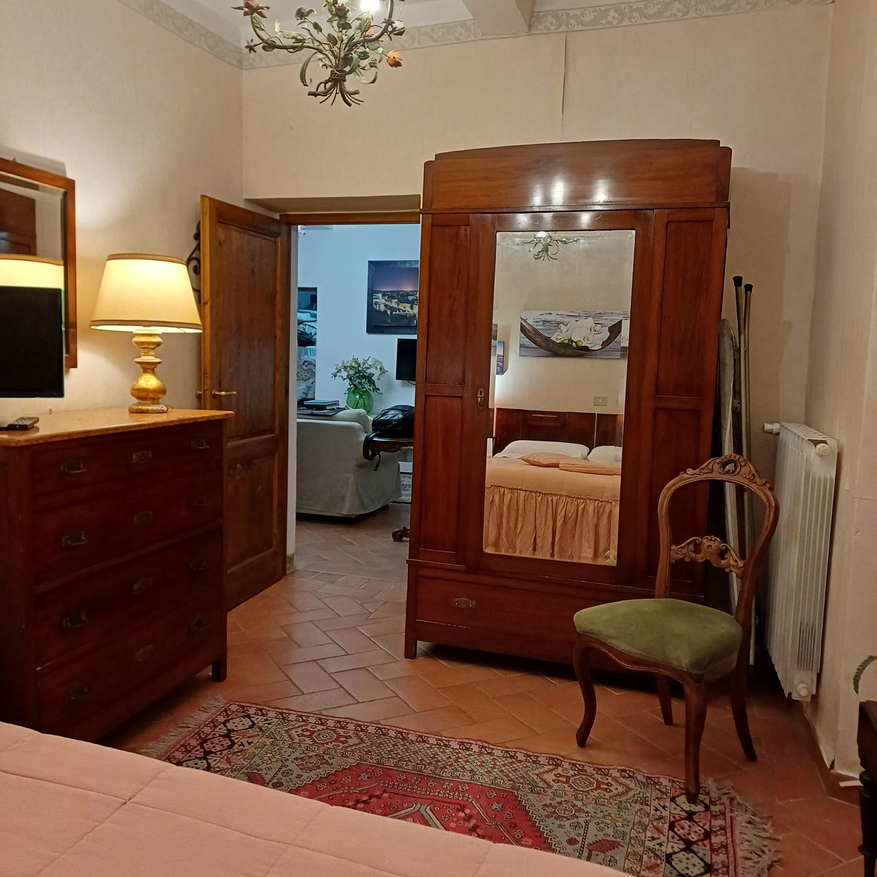 2 chambres, fer et planche à repasser, Wi-Fi, draps fournis